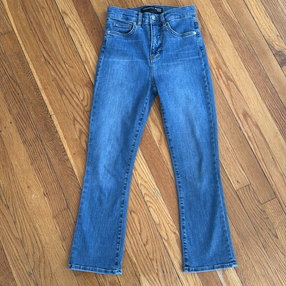 VERONICA BEARD Carly High Rise Kick Flare cropped Jean in Sierra 25 - Picture 2 of 7